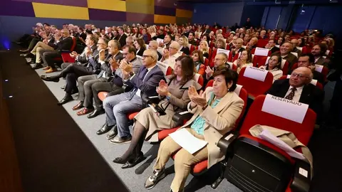 La Fundación MonteLeón celebra la tercera edición de su encuentro con las entregas de premios de los tres certámenes literarios y de su joven certamen artístico de acuarela. Acude el presidente de las Cortes de Castilla y León, Carlos Pollán. Foto: Campillo.