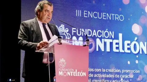 La Fundación MonteLeón celebra la tercera edición de su encuentro con las entregas de premios de los tres certámenes literarios y de su joven certamen artístico de acuarela. Acude el presidente de las Cortes de Castilla y León, Carlos Pollán. Foto: Campillo.