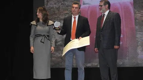 La Fundación MonteLeón celebra la tercera edición de su encuentro con las entregas de premios de los tres certámenes literarios y de su joven certamen artístico de acuarela. Acude el presidente de las Cortes de Castilla y León, Carlos Pollán. Foto: M.A. García.