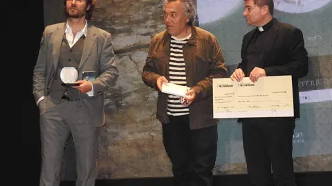 La Fundación MonteLeón celebra la tercera edición de su encuentro con las entregas de premios de los tres certámenes literarios y de su joven certamen artístico de acuarela. Acude el presidente de las Cortes de Castilla y León, Carlos Pollán. Foto: M.A. García.