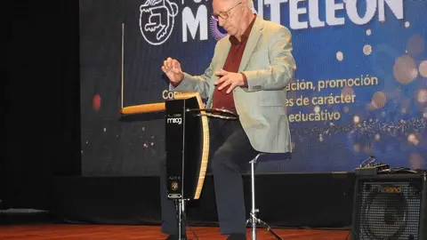 La Fundación MonteLeón celebra la tercera edición de su encuentro con las entregas de premios de los tres certámenes literarios y de su joven certamen artístico de acuarela. Acude el presidente de las Cortes de Castilla y León, Carlos Pollán. Foto: M.A. García.