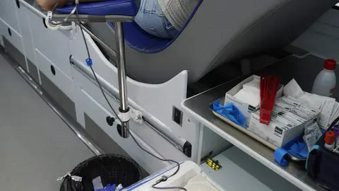 Unidad móvil de donación de la Hermandad de Donantes de Sangre del Bierzo y Laciana. Foto: César Sánchez.