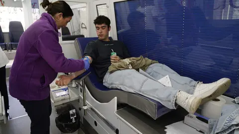 Unidad móvil de donación de la Hermandad de Donantes de Sangre del Bierzo y Laciana. Foto: César Sánchez.