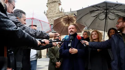 El vicesecretario nacional de Educación e Igualdad del Partido Popular, Jaime de los Santos, visita León junto a la diputada leonesa Silvia Franco y la senadora Asunción Mayo. Foto: Campillo.