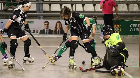 El Bembibre H.C. logró en Cerdanyola una victoria que el propio club describe como “histórica”: por primera vez consiguió derrotar al decano del hockey patines femenino tras imponerse por 3-5 en la séptima jornada de la OK Liga Iberdrola. Fotos: Mariona Canyabate