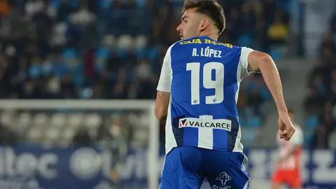 Un punto rabioso, si se quiere. La Ponferradina se dejó la piel ante el Lugo, pero no hubo forma de pasar del empate en un duelo de poder a poder. Sobre el terreno de juego todo parecía posible hasta el último segundo.