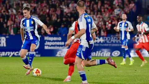 Un punto rabioso, si se quiere. La Ponferradina se dejó la piel ante el Lugo, pero no hubo forma de pasar del empate en un duelo de poder a poder. Sobre el terreno de juego todo parecía posible hasta el último segundo.
