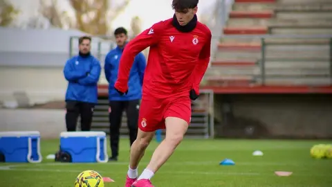La Cultural completa una intensa semana de entrenamientos en el área deportiva de Puente Castro y el Reino de León preparando el partido de este lunes contra el Málaga.