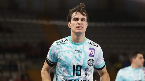 El Abanca Ademar cae con contundencia en el Palacio de los Deportes Urbano González Escapa ante un Barça completamente indomable. Foto: Isaac Llamazares.