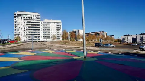 El alcalde de León, José Antonio Diez, informa sobre proyectos municipales en el barrio de La Palomera. Foto: Campillo.