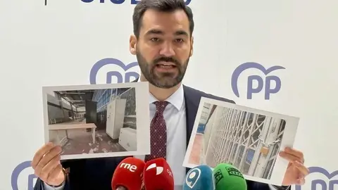 El portavoz del Grupo Municipal del Partido Popular en el Ayuntamiento de León, David Fernández, denunció este lunes el estado actual del proyecto ‘León Market’, presentado en febrero de 2023 por el entonces alcalde, José Antonio Diez, como una apuesta para impulsar la digitalización del comercio local. La realidad hoy es una instalación cerrada que se consume sin uso.