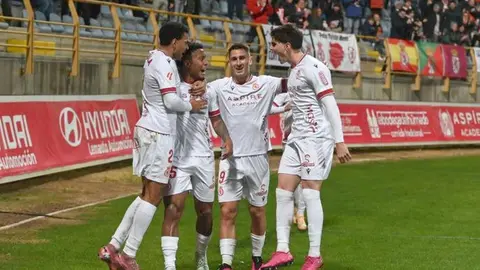 La Cultural sabe sufrir ante un Málaga que ha dominado, hasta que ha aparecido la figura de Ribeiro para inclinar la balanza en la primera mitad.