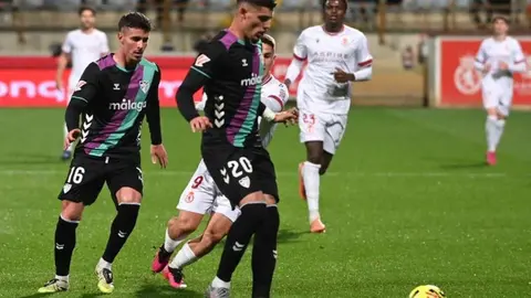 La Cultural sabe sufrir ante un Málaga que ha dominado, hasta que ha aparecido la figura de Ribeiro para inclinar la balanza en la primera mitad.