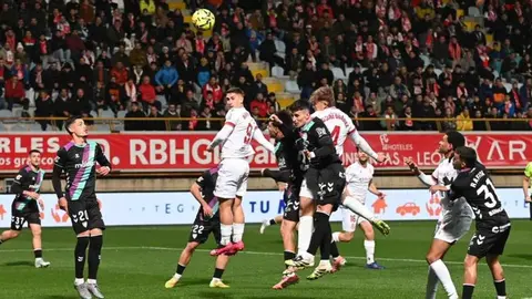 La Cultural sabe sufrir ante un Málaga que ha dominado, hasta que ha aparecido la figura de Ribeiro para inclinar la balanza en la primera mitad.