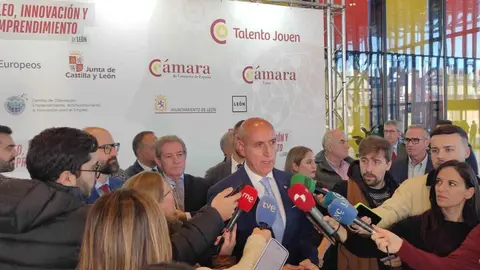 Inauguración de la VII Feria del Empleo, Innovación y Emprendimiento de León, organizada por la Cámara de Comercio, con la asistencia del alcalde, José Antonio Diez. Foto: M.A. García.