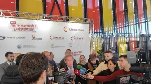 Inauguración de la VII Feria del Empleo, Innovación y Emprendimiento de León, organizada por la Cámara de Comercio, con la asistencia del alcalde, José Antonio Diez. Foto: M.A. García.