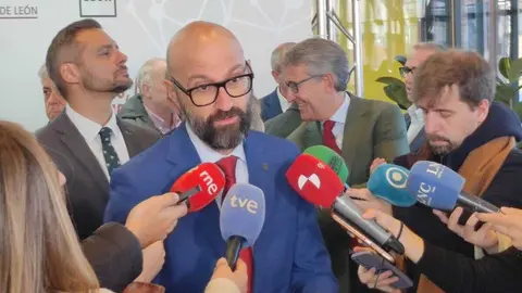 Inauguración de la VII Feria del Empleo, Innovación y Emprendimiento de León, organizada por la Cámara de Comercio, con la asistencia del alcalde, José Antonio Diez. Foto: M.A. García.