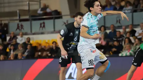 El Abanca Ademar afronta un duelo clave en la Liga Europea ante el Partizán de Belgrado, un duelo de poder a poder con el aliento de la grada del Palacio. Foto: Isaac Llamazares