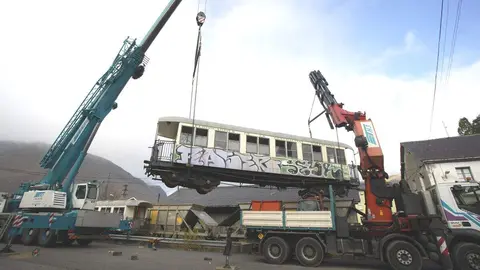 Recepción de los coches de pasajeros del tren turístico del Ponfeblino. Foto: César Sánchez.