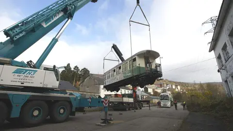 Recepción de los coches de pasajeros del tren turístico del Ponfeblino. Foto: César Sánchez.