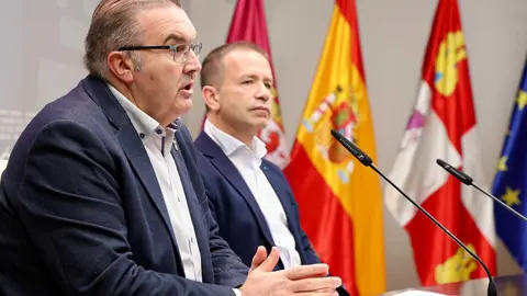 El vicepresidente de la Diputación de León, Roberto Aller, presenta la Oficina de Expropiaciones. Foto: Campillo