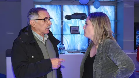 Eslauto León exhibe músculo comercial en el Premiere Day con la presentación de tres nuevos modelos de Omoda | Jaecoo. La marca reúne a clientes y aficionados del motor en un evento nacional simultáneo marcado por la tecnología, la electrificación y el impulso comercial tras la feria del vehículo. Fotos: M.A. García