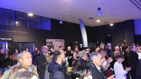 Eslauto León exhibe músculo comercial en el Premiere Day con la presentación de tres nuevos modelos de Omoda | Jaecoo. La marca reúne a clientes y aficionados del motor en un evento nacional simultáneo marcado por la tecnología, la electrificación y el impulso comercial tras la feria del vehículo. Fotos: M.A. García