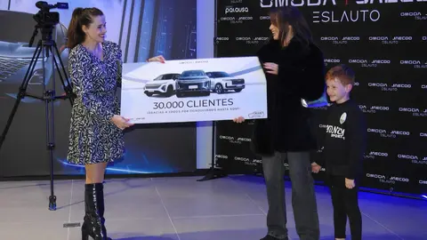 Eslauto León exhibe músculo comercial en el Premiere Day con la presentación de tres nuevos modelos de Omoda | Jaecoo. La marca reúne a clientes y aficionados del motor en un evento nacional simultáneo marcado por la tecnología, la electrificación y el impulso comercial tras la feria del vehículo. Fotos: M.A. García