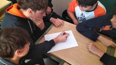 El Colegio Divina Pastora celebra el Día de la Infancia con talleres y una 'patioteca'. El centro leonés refuerza su labor educativa en derechos infantiles con actividades en todas las etapas y un nuevo espacio de convivencia en el patio.