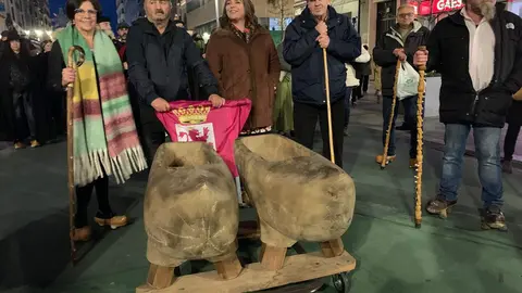 El centro de León se transformó en el escenario de la IV Madreñada este sábado.