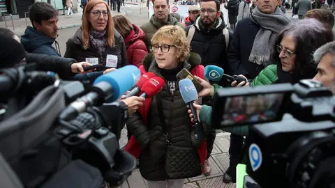 El movimiento ‘Respeto’ convoca una movilización ciudadana autonómica para exigir a la Junta responsabilidad tras los incendios, con la asistencia de los líderes autonómicos del PSOE, Carlos Martínez, y de Izquierda Unida, Juan Gascón, entre otros. Foto: Peio García