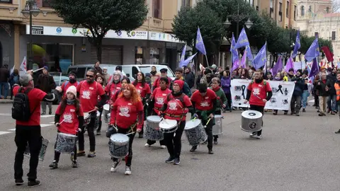 El movimiento ‘Respeto’ convoca una movilización ciudadana autonómica para exigir a la Junta responsabilidad tras los incendios, con la asistencia de los líderes autonómicos del PSOE, Carlos Martínez, y de Izquierda Unida, Juan Gascón, entre otros. Foto: Peio García