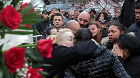 El presidente de la Junta, Alfonso Fernández Mañueco asiste al funeral por el minero fallecido acompañado por el presidente del Principado, Adrián Bardón y el consejero de Fomento, Juan Carlos Suárez Quiñones. Fotos: Peio García