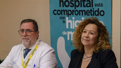 La gerente regional de Salud, Violeta Martínez, la directora general de Asistencia Sanitaria y Humanización, Silvia Fernández, y el gerente de la Gerencia de Asistencia Sanitaria del Bierzo, Gasbi, Juan Ortiz de Saracho, asisten a la comisión de seguimiento del Plan de Garantía Asistencial para El Bierzo. Foto: César Sánchez.