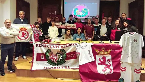 La Casa de León en Madrid fue este 23 de noviembre el escenario de la celebración del X aniversario de la Peña Culturalista Madrileña, un acto que reunió a socios, amigos y seguidores del club en un ambiente que la organización describió como 
