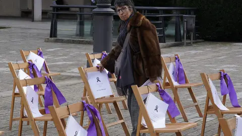 Acto conmemorativo del Ayuntamiento de Ponferrada con motivo del Día Internacional de la Eliminación de la Violencia contra la Mujer. Foto: César Sánchez.
