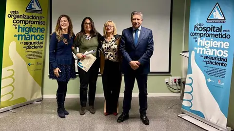 León reconoce a centros de salud y al Servicio de Urgencias por su compromiso con la higiene de manos. Boñar, Ribera del Esla, San Emiliano y Urgencias del CAULE reciben distintivos por su labor en seguridad del paciente.