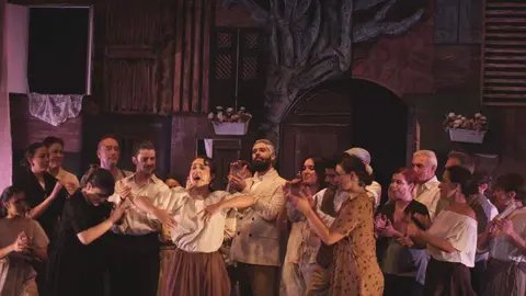 La leonesa Lucía Fontanilla sobre el escenario representando 'Bodas de sangre', 2024 Productora: King Entertainment. Foto: Fernando Huete.