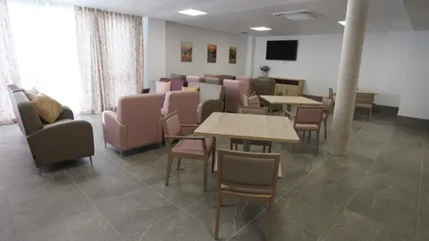 Inauguración de la nueva residencia de personas mayores de Camponaraya. Foto: César Sánchez.