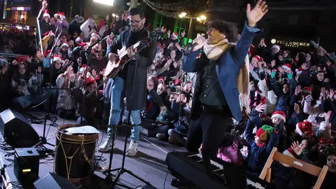 El alcalde de León, José Antonio Díez, preside el acto del encendido del alumbrado navideño de la ciudad. Foto: Peio García.