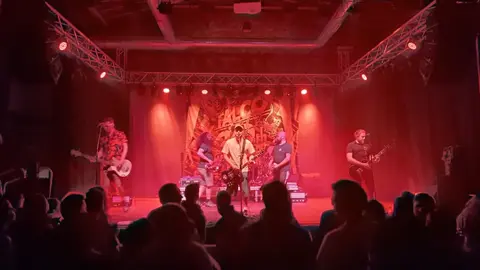 La banda italiana Talco celebra sus 20 años de trayectoria sobre los escenarios en Espacio Vías de León. Fotos: Luis Rodríguez