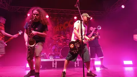 La banda italiana Talco celebra sus 20 años de trayectoria sobre los escenarios en Espacio Vías de León. Fotos: Luis Rodríguez