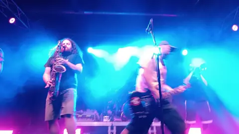 La banda italiana Talco celebra sus 20 años de trayectoria sobre los escenarios en Espacio Vías de León. Fotos: Luis Rodríguez