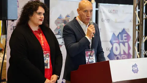 El alcalde de León, José Antonio Diez, preside la inauguración de la 35 edición de Expojoven. Foto: Campillo.