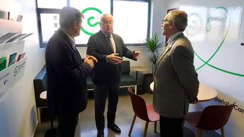 Inauguración de una sala de respiro para pacientes y familiares en la planta de hospitalización de Oncología del Centro Asistencial Universitario de León, creada por la Asociación Española Contra el Cáncer. Foto: Campillo.