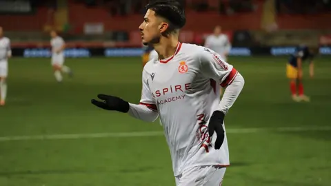 Un golazo de Cortés permite a la Cultural volver a ponerse por delante. Foto: Isaac Llamazares