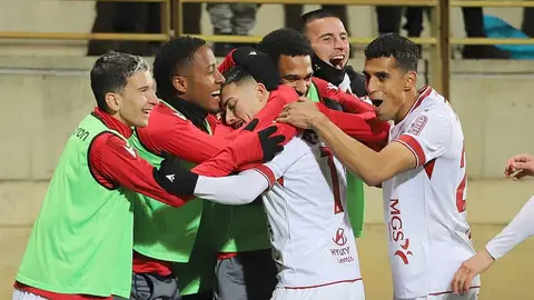 Un golazo de Cortés permite a la Cultural volver a ponerse por delante. Foto: Isaac Llamazares
