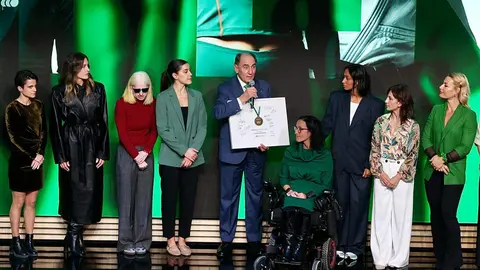 El Premio Iberdrola Supera Social, que reconoce a los proyectos que ayudan a la integración de la mujer a través de la práctica deportiva, recayó en el CEIP Lope de Vega, un 