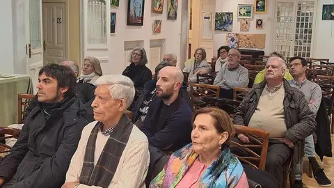 La Casa de León en Madrid acogió este miércoles  la conferencia 'Incendios forestales extremos en 2025: el papel que jugamos todos', impartida por la doctora Leonor Calvo, catedrática de Ecología en el Departamento de Biodiversidad y Gestión Ambiental de la Universidad de León y jefa de la Unidad de Investigación Consolidada 210 'Ecología Aplicada y Teledetección'.