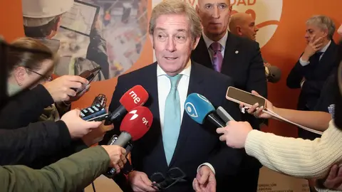 Confederación Castellano-Leonesa de la Construcción (CCLC), Javier Vega participan en la apertura de la Jornada. Foto: Peio García